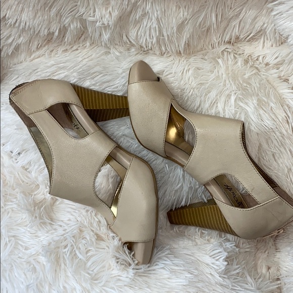 eurosoft by Sofft Shoes - CREAM LIKE NEW 4” CHUNK HEELS EUROSOFT 6.5